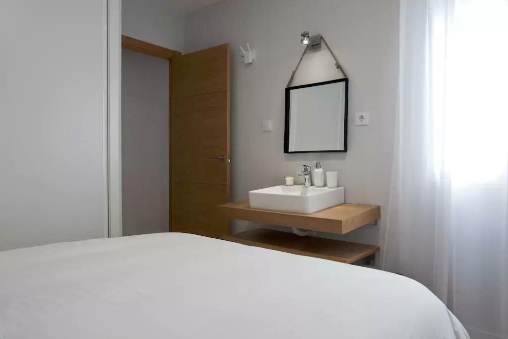 Luxury Apartment Merced By Nagoa Homes مالقة المظهر الخارجي الصورة