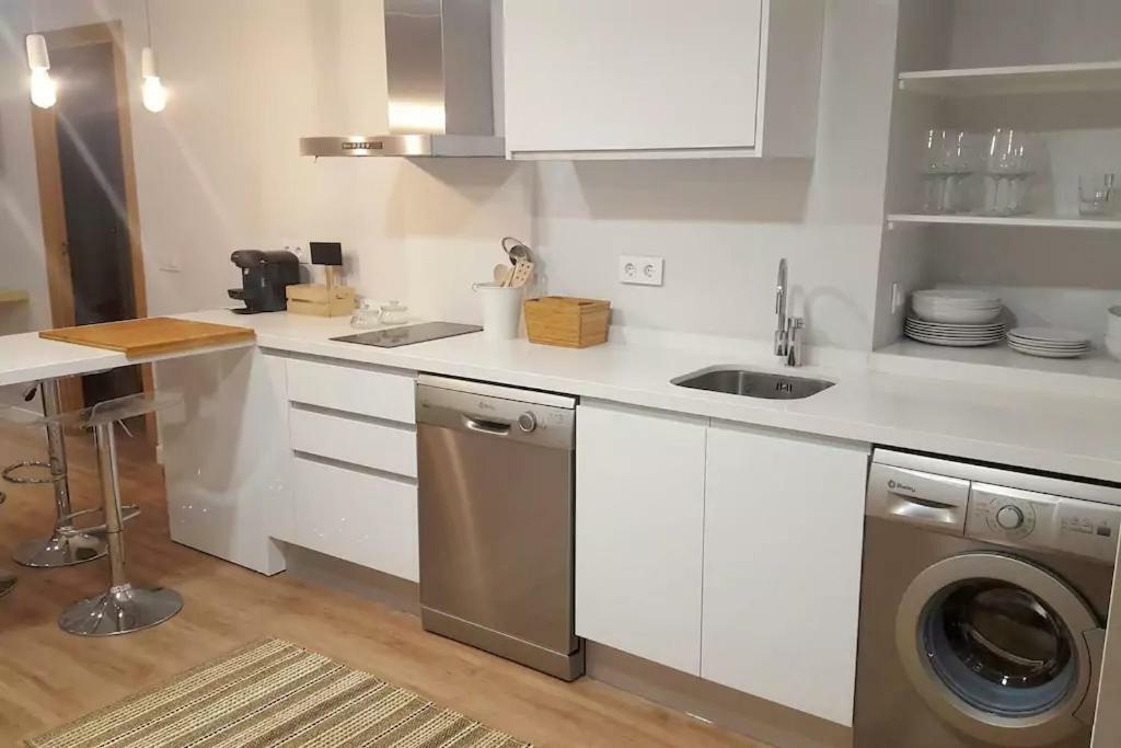 Luxury Apartment Merced By Nagoa Homes مالقة المظهر الخارجي الصورة